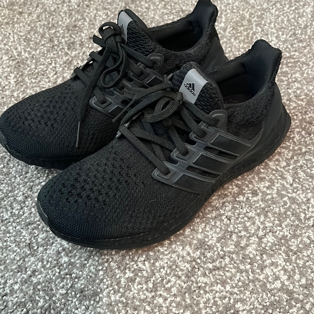 Adidas Ultraboost Sneakers 7.5 Black on Black